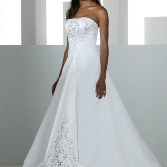 Aline Satin Ballgown Wedding Dress, Split-Front Embroidered Lace Midieval Classi - Picture 1 of 2
